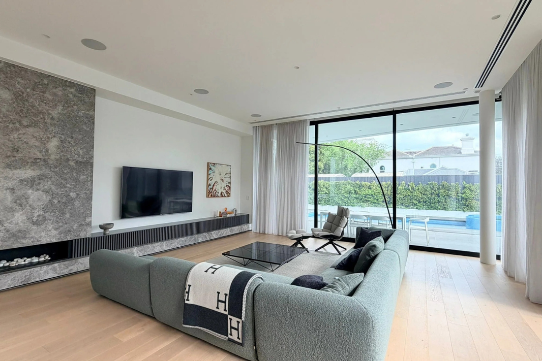 5 Reasons It's Worth Investing in Ceiling Speakers for Your Home Theatre Design